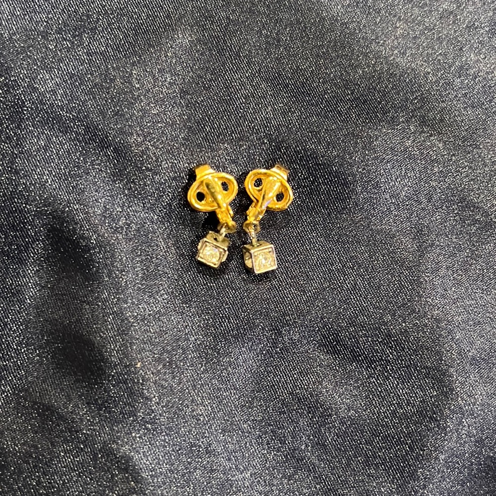 Trifari vintage clip on earrings